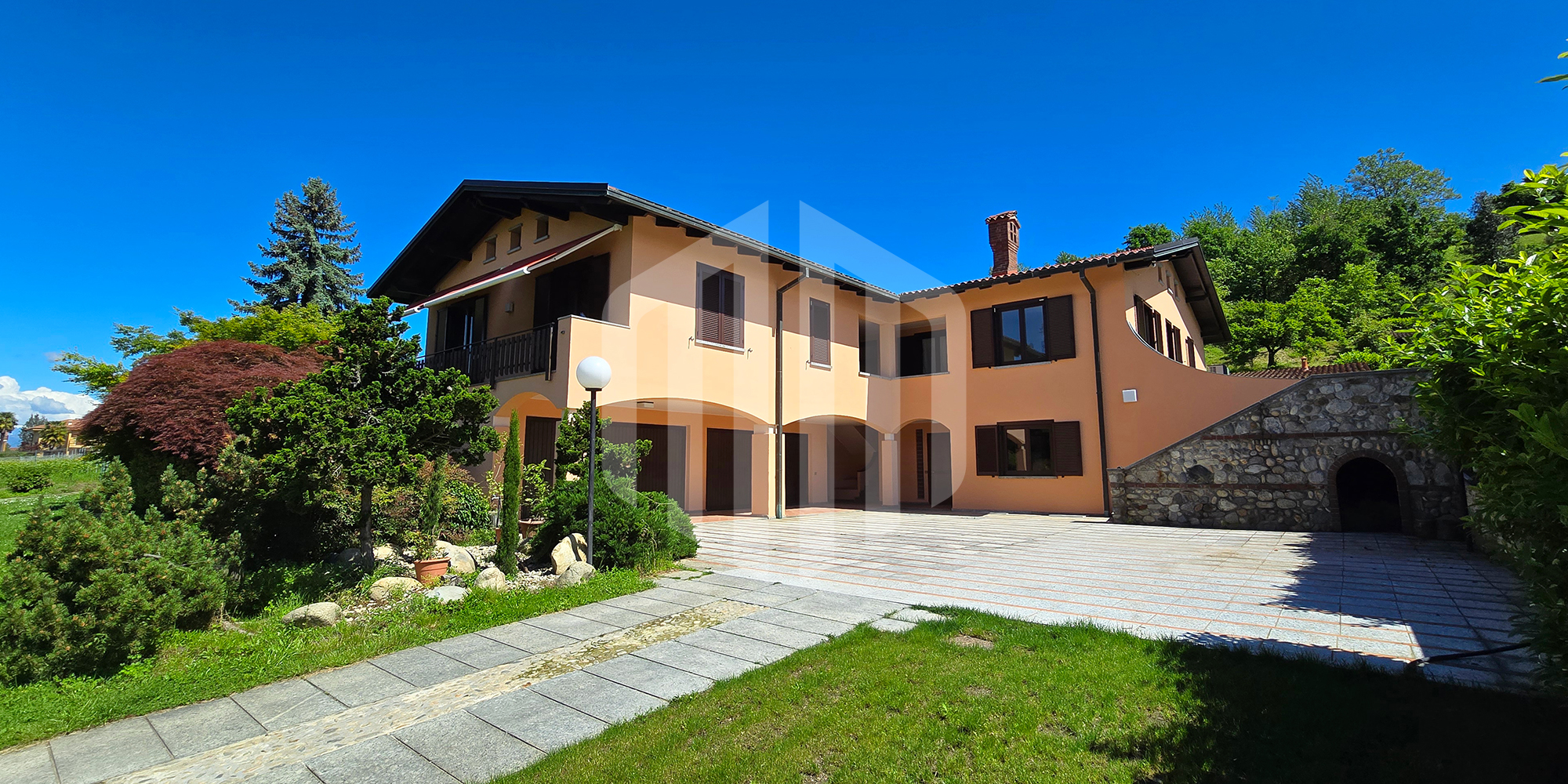 Villa JURE                                                                          Fara Novarese (NO), Dimora con Piscina in Vendita
