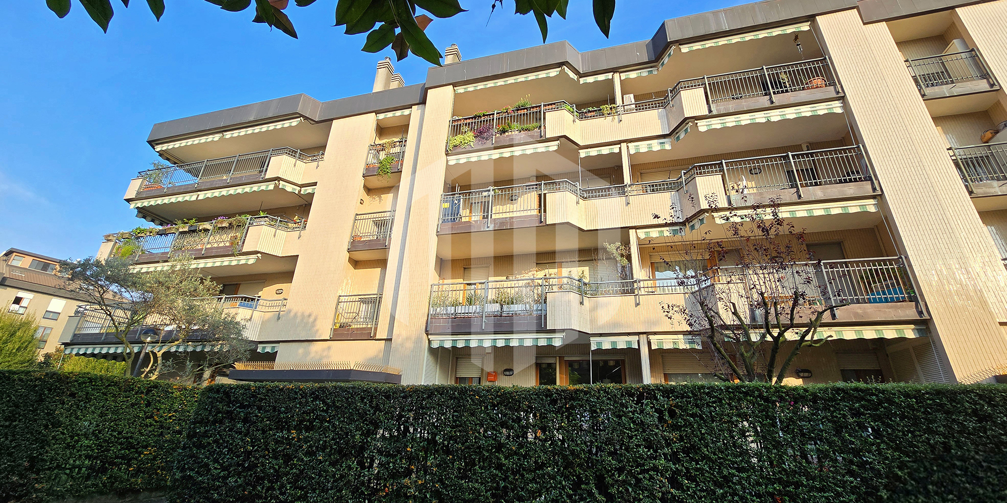 Trilocale immerso nel verde in Vendita ad Arese, Viale Luigi Einaudi 15/C