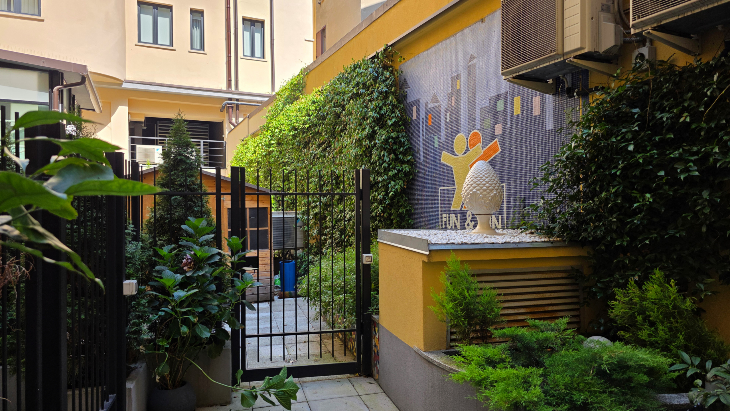 Loft di design con ampio spazio esterno, Milano
