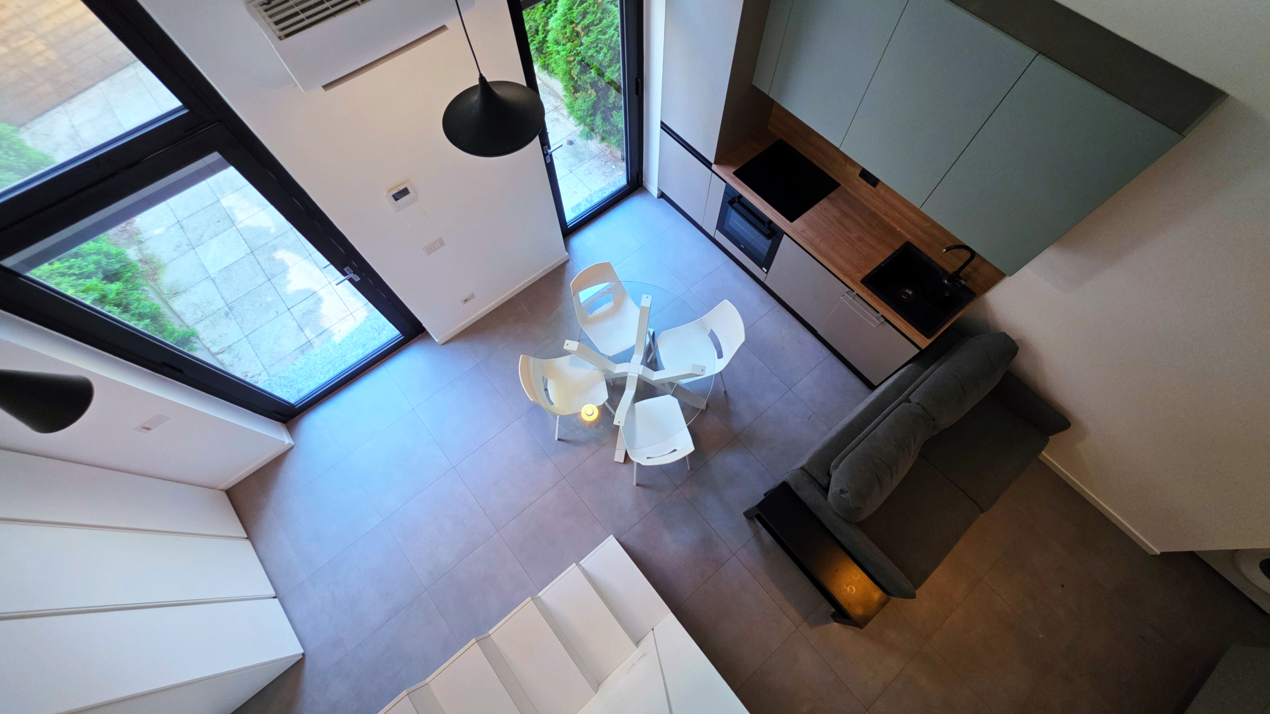Loft di design con ampio spazio esterno, Milano