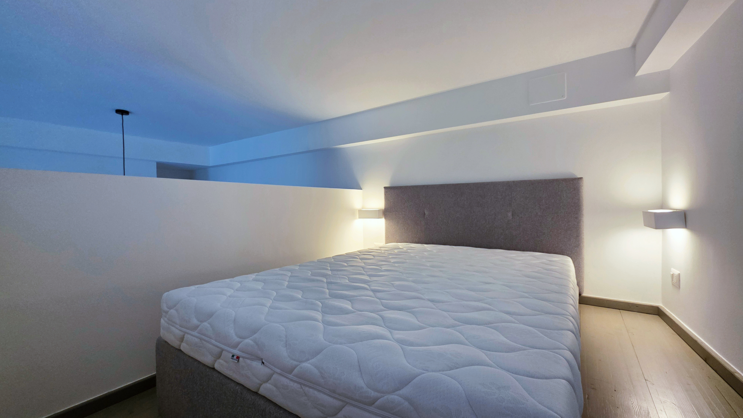 Loft di design con ampio spazio esterno, Milano